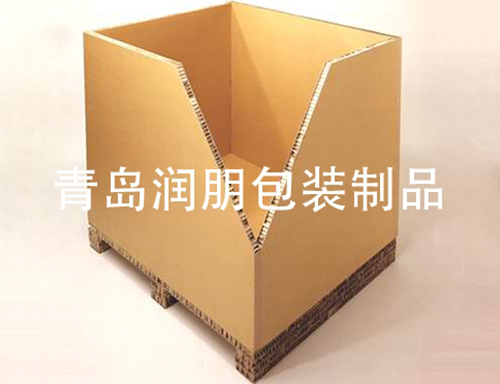 下面我们就来了解一下临沂青岛蜂窝板纸箱的优点和功能。